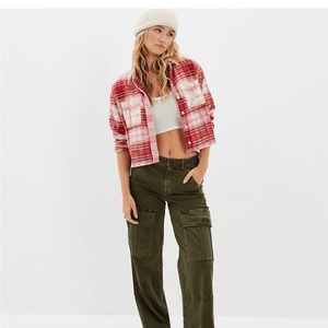 American Eagle cropped flannel